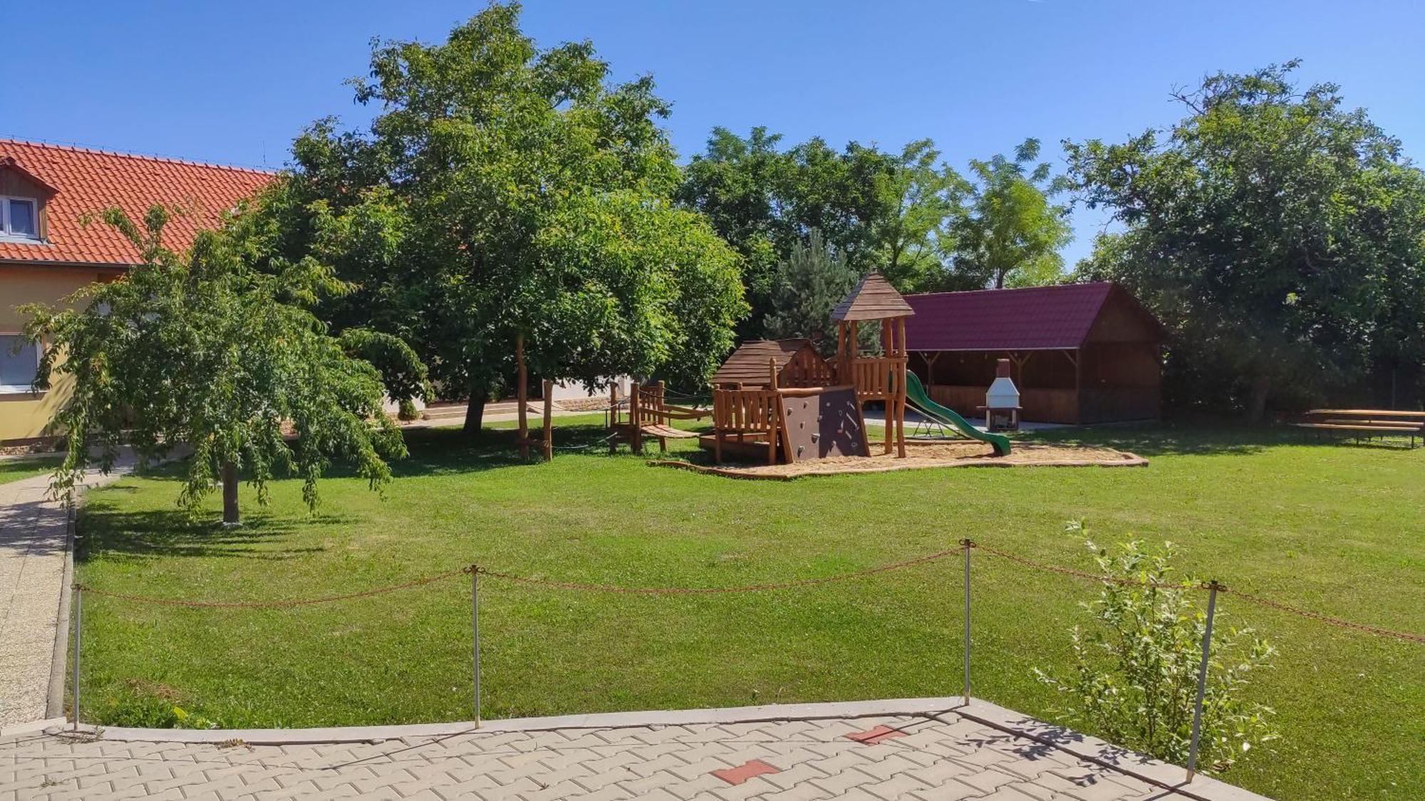 Ubytovanie Liska Radava Exterior foto